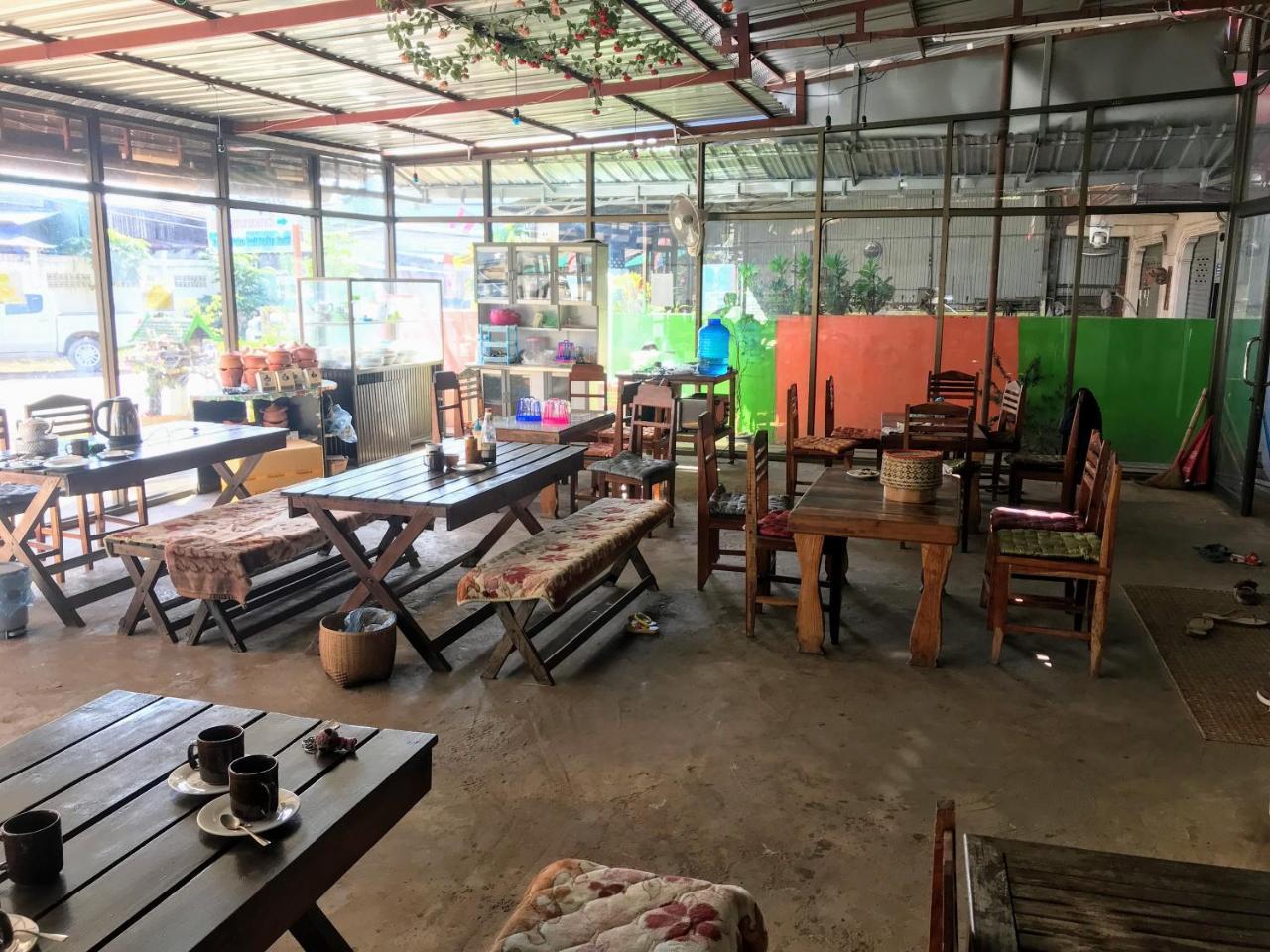 Soutchai Hostel And Tour Company Pakse Exteriér fotografie